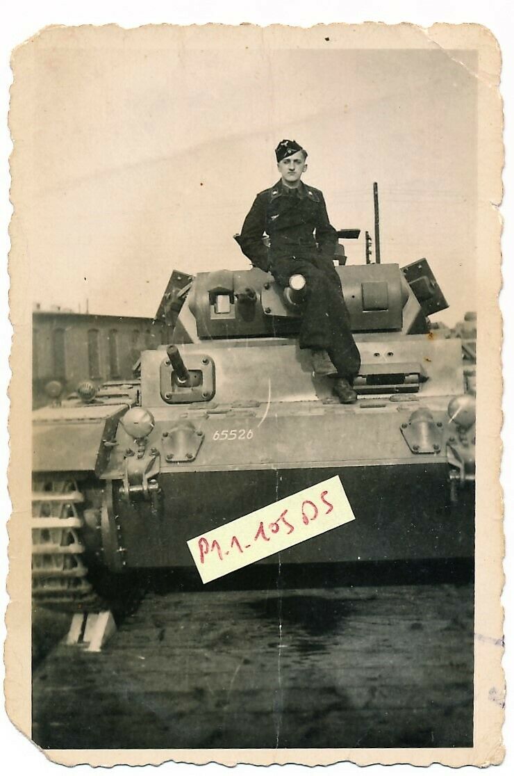 Pz.Kpfw. III Ausf.G 5cm (Fgst.Nr.65526) {001}{a}.jpg